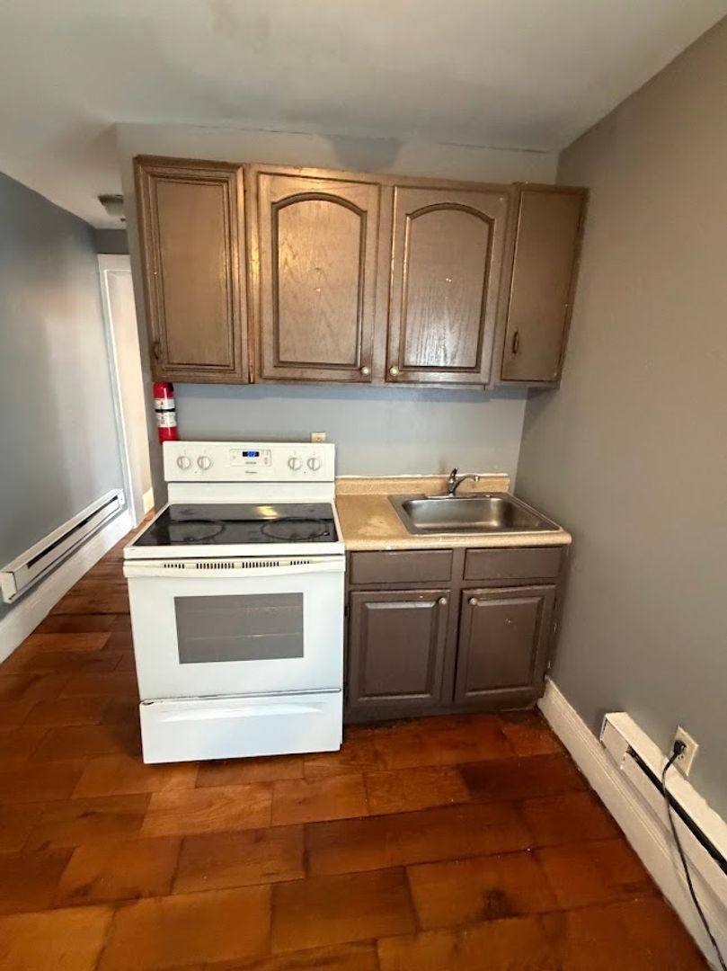 Apartment for rent at 531 N 8th, Reading, PA 19604