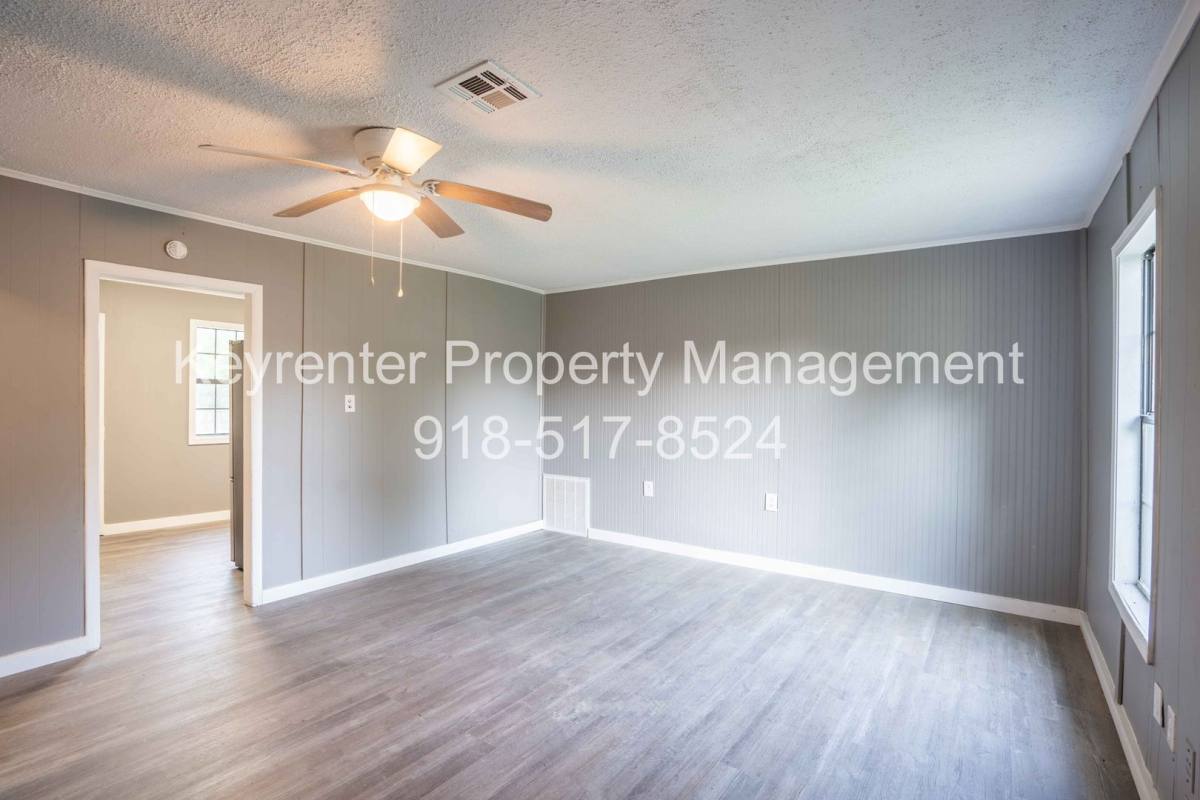House for rent at 419 E Pine St, Skiatook, OK 74070