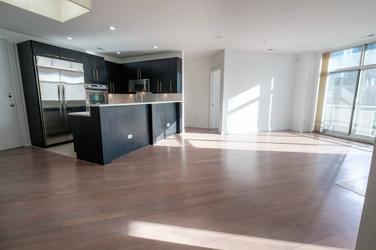 Apartment for rent at 914 W Hubbard St, Chicago, IL 60642