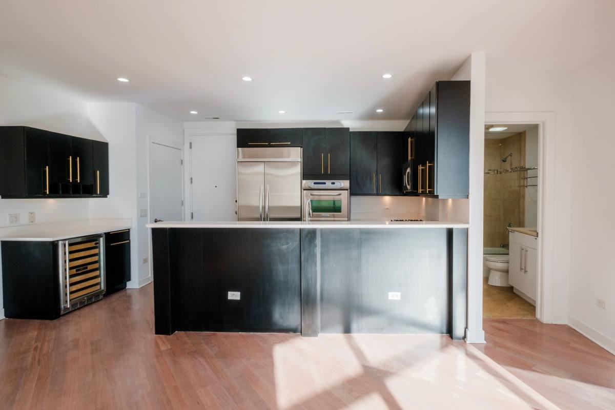 Apartment for rent at 914 W Hubbard St, Chicago, IL 60642