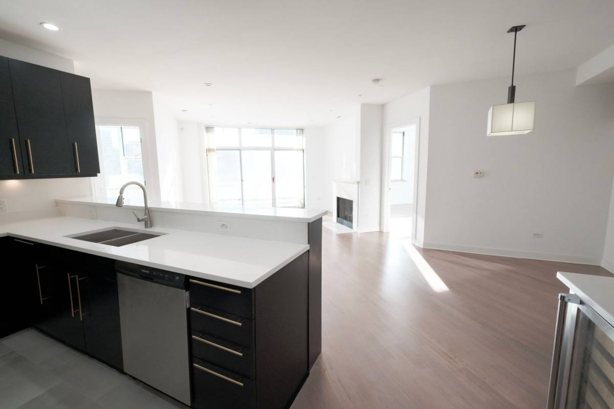 Apartment for rent at 914 W Hubbard St, Chicago, IL 60642