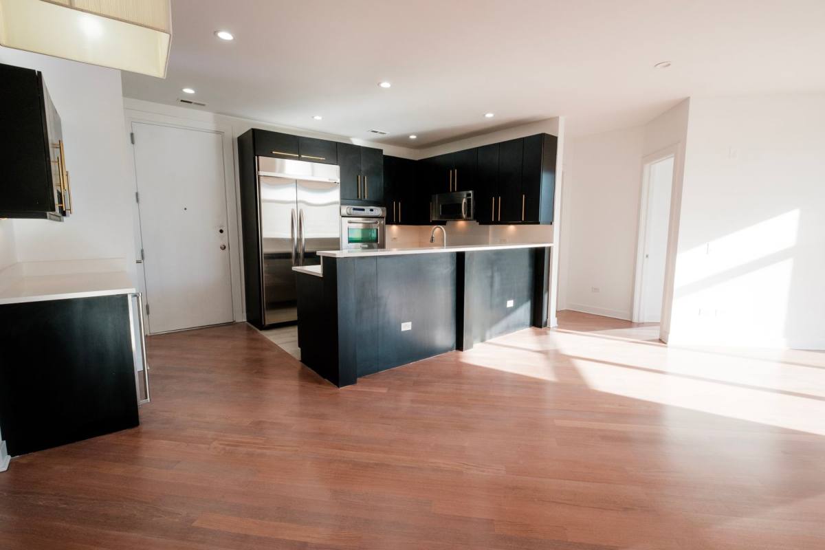 Apartment for rent at 914 W Hubbard St, Chicago, IL 60642