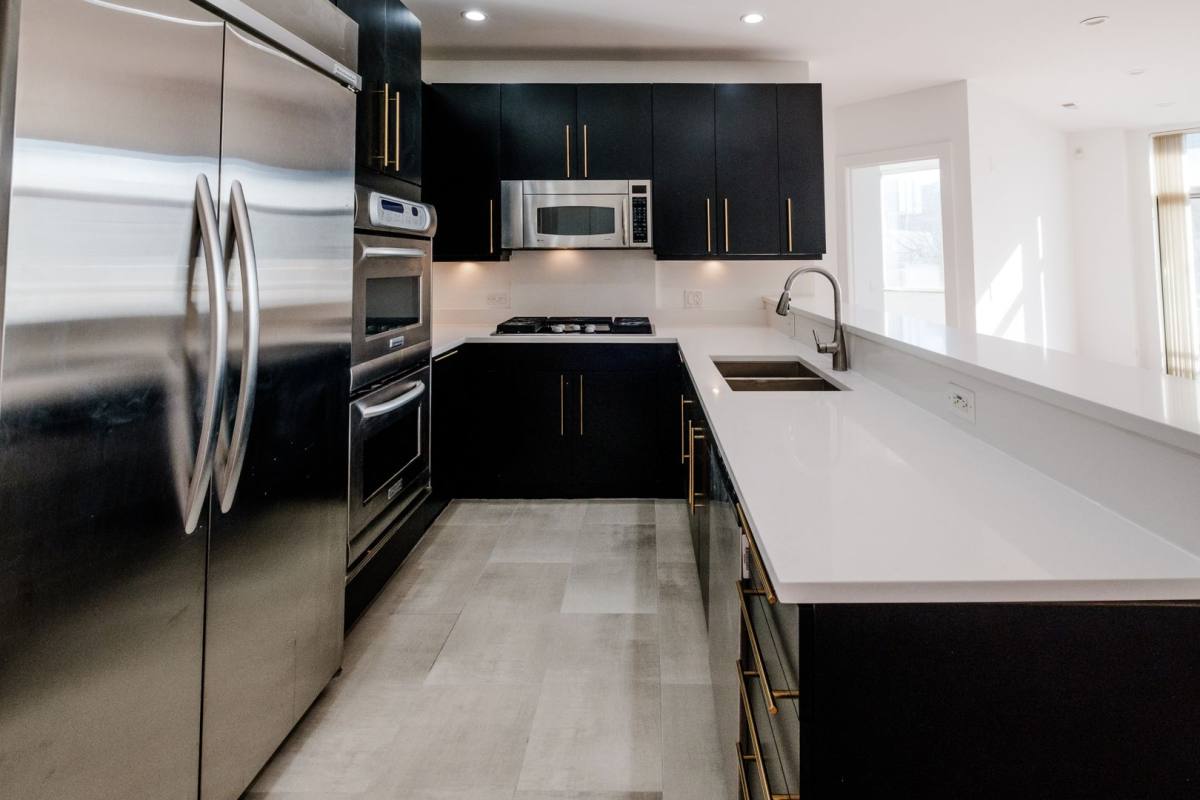 Apartment for rent at 914 W Hubbard St, Chicago, IL 60642