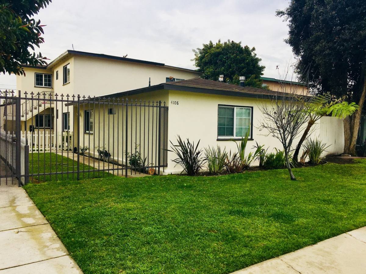 Apartment for rent at 4108 Redondo Beach Blvd, Torrance, CA 90504