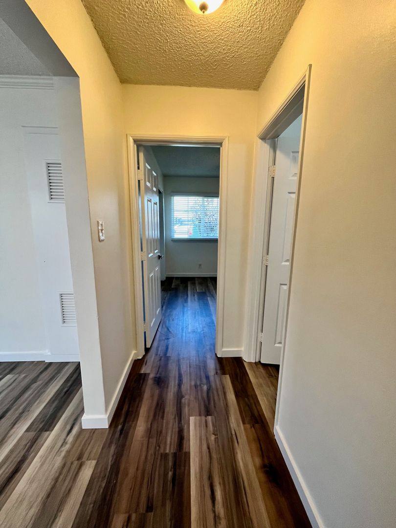 Apartment for rent at 4108 Redondo Beach Blvd, Torrance, CA 90504