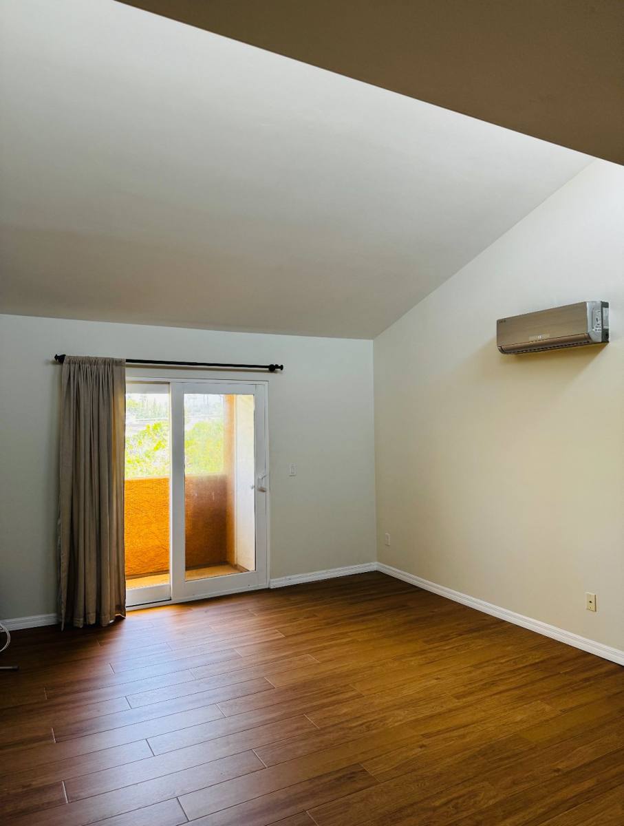 Condo for rent at 5252 Balboa Arms Dr, San Diego, CA 92117