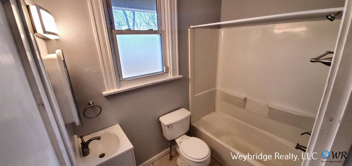 Apartment for rent at 717-719 Elberon Ave, Cincinnati, OH 45205