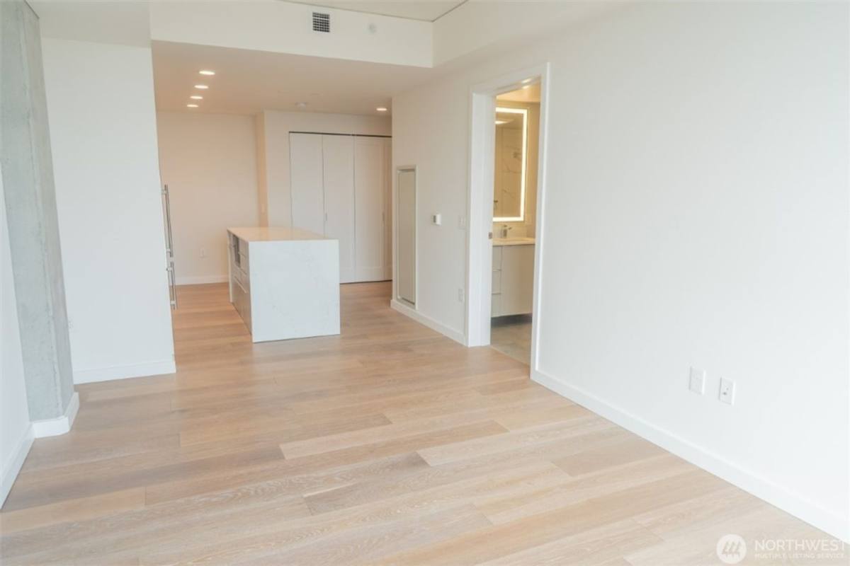 Apartment for rent at 450 S Main St, Seattle, WA 98104