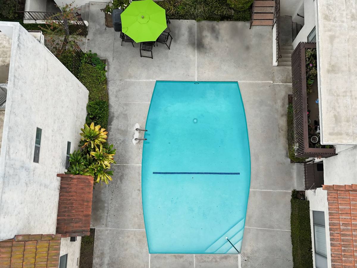 Apartment for rent at 5045 Woodman Ave, Sherman Oaks, CA 91423