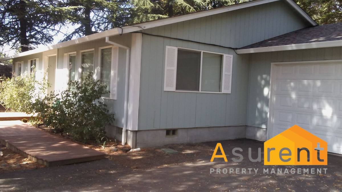 House for rent at 1163 2nd Ave, Gold Hill, OR 97525