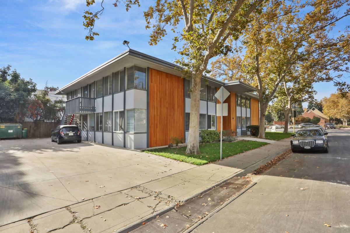Apartment for rent at 248 W Knoles Way, Stockton, CA 95204