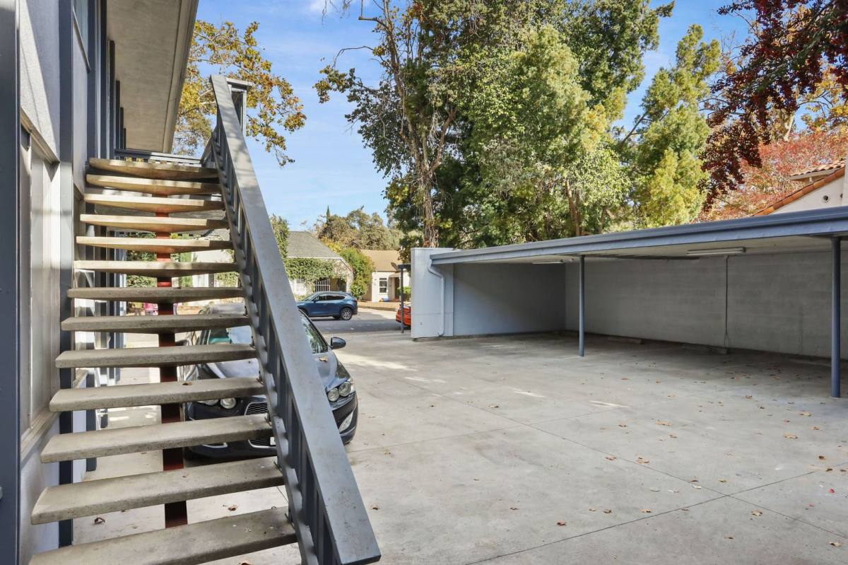 Apartment for rent at 248 W Knoles Way, Stockton, CA 95204