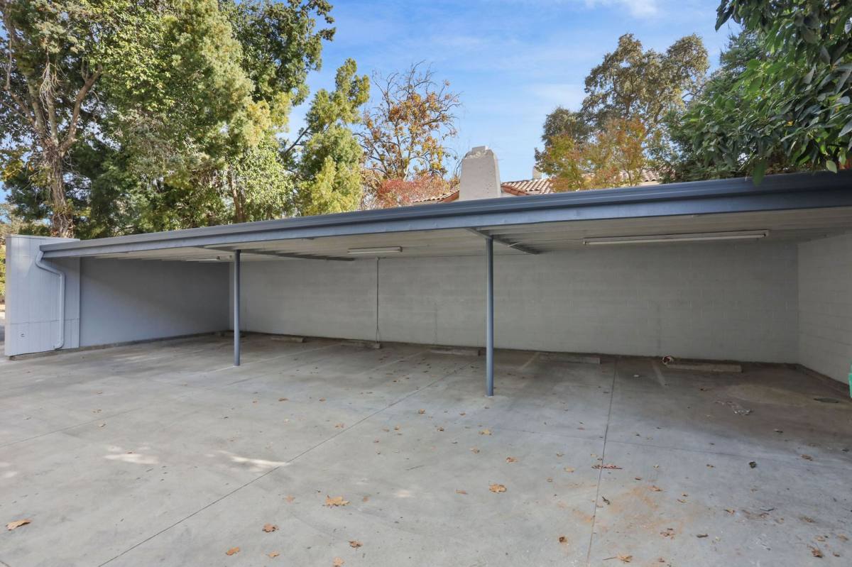 Apartment for rent at 248 W Knoles Way, Stockton, CA 95204