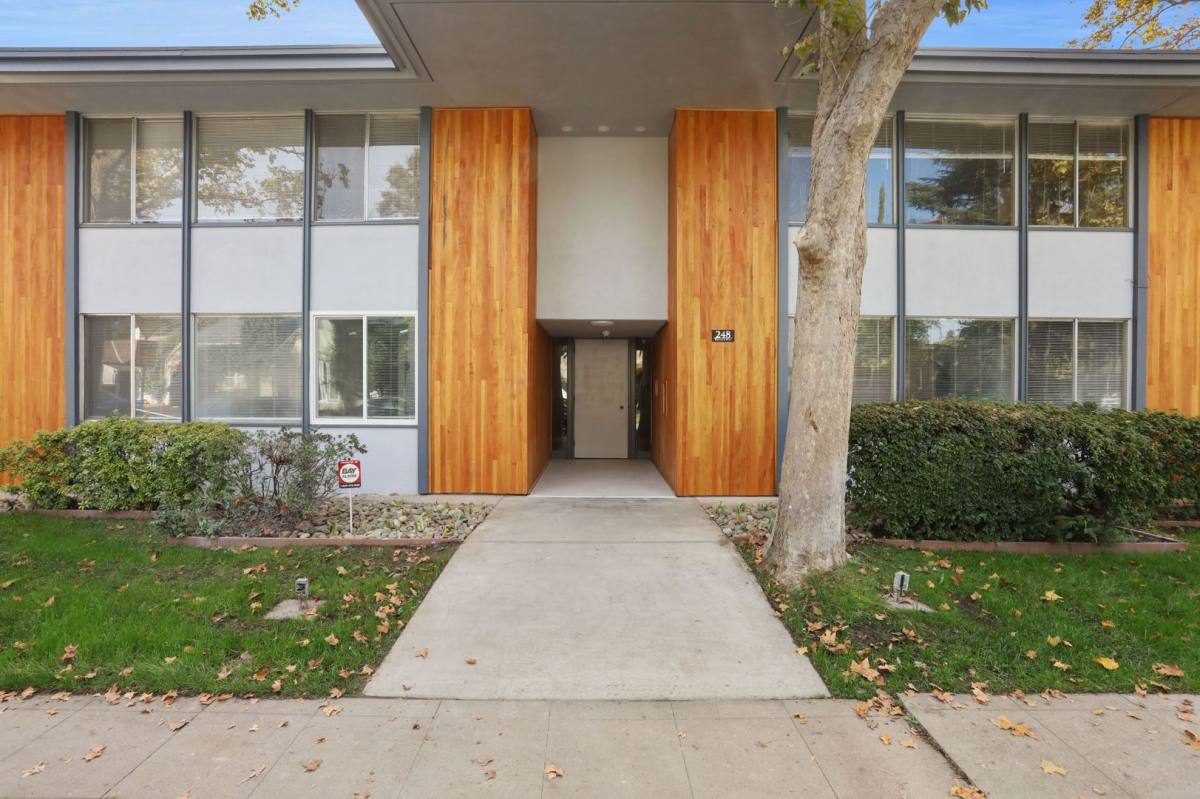 Apartment for rent at 248 W Knoles Way, Stockton, CA 95204