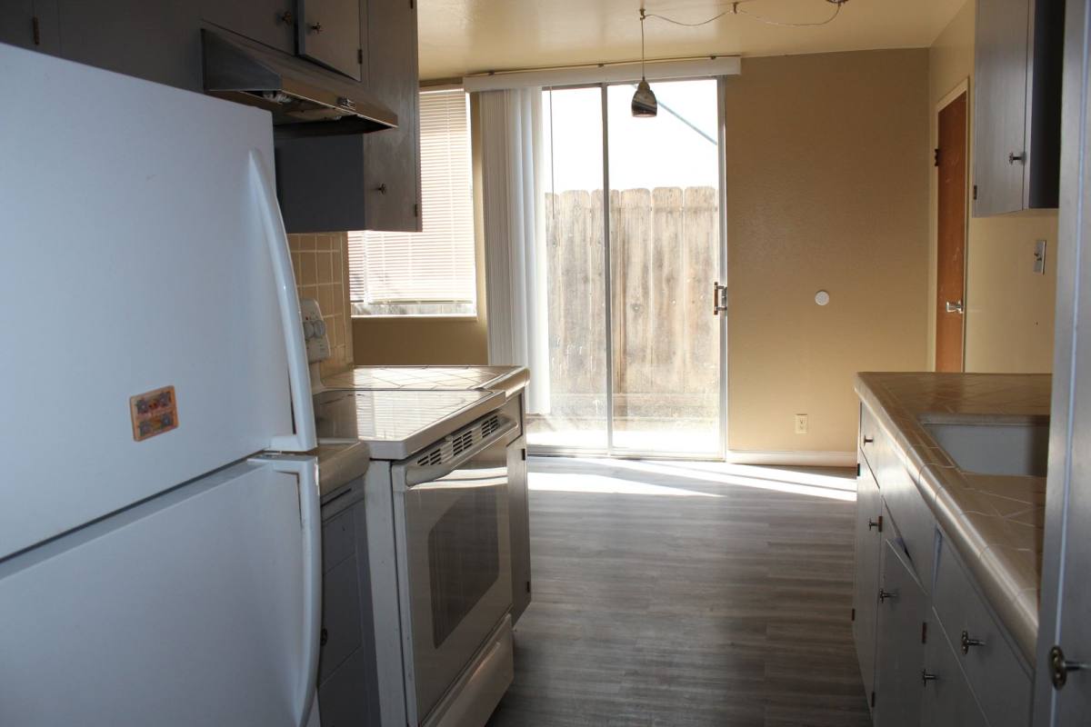 Apartment for rent at 248 W Knoles Way, Stockton, CA 95204