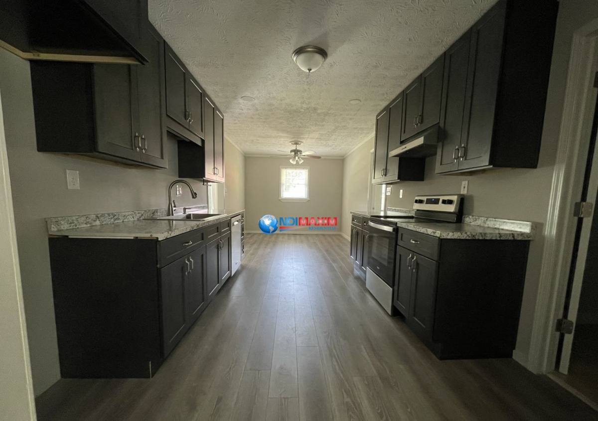 House for rent at 951 Northside Dr, Lawrenceville, GA 30043
