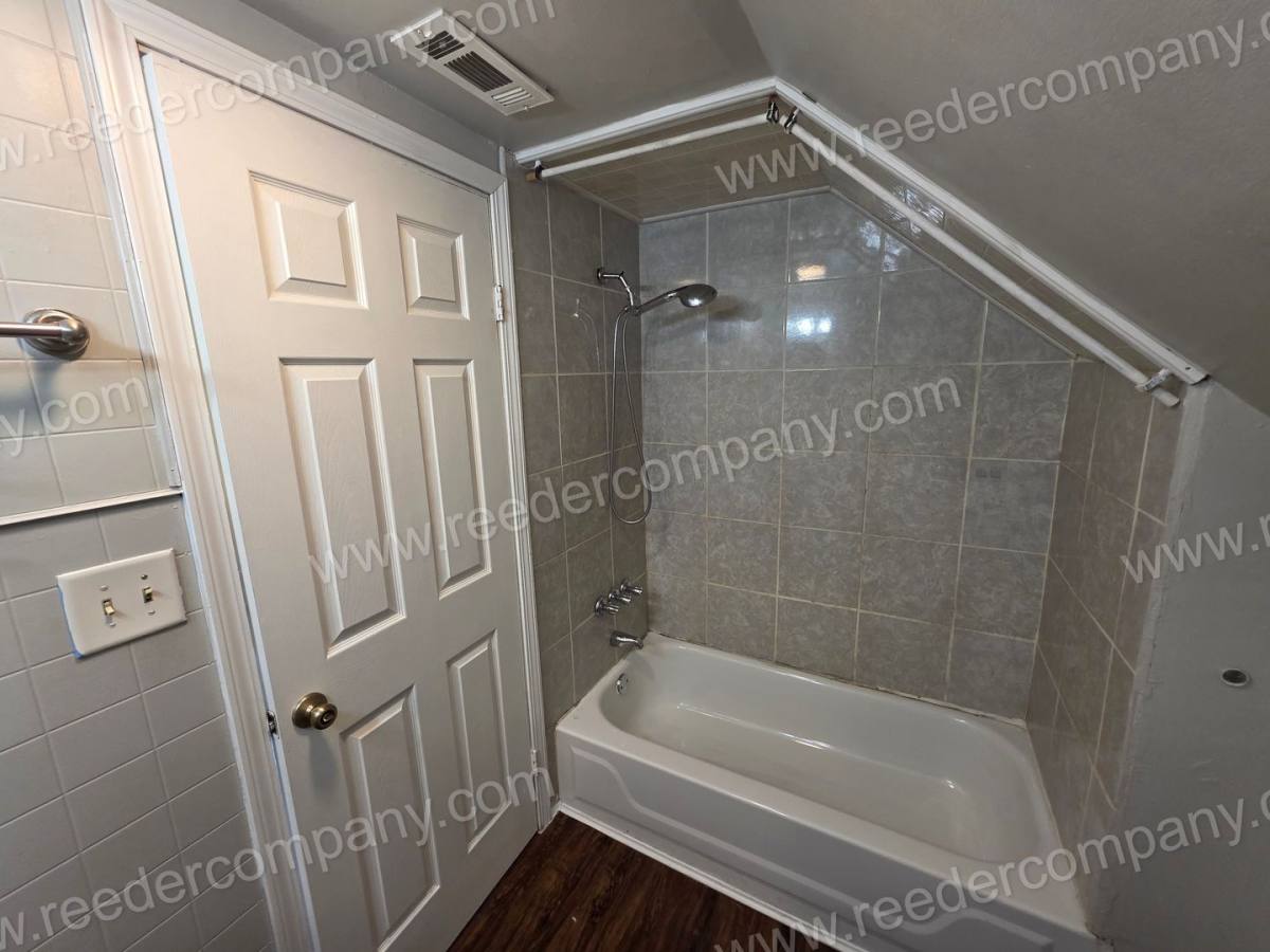 Apartment for rent at 3934 Carey St, East Chicago, IN 46312
