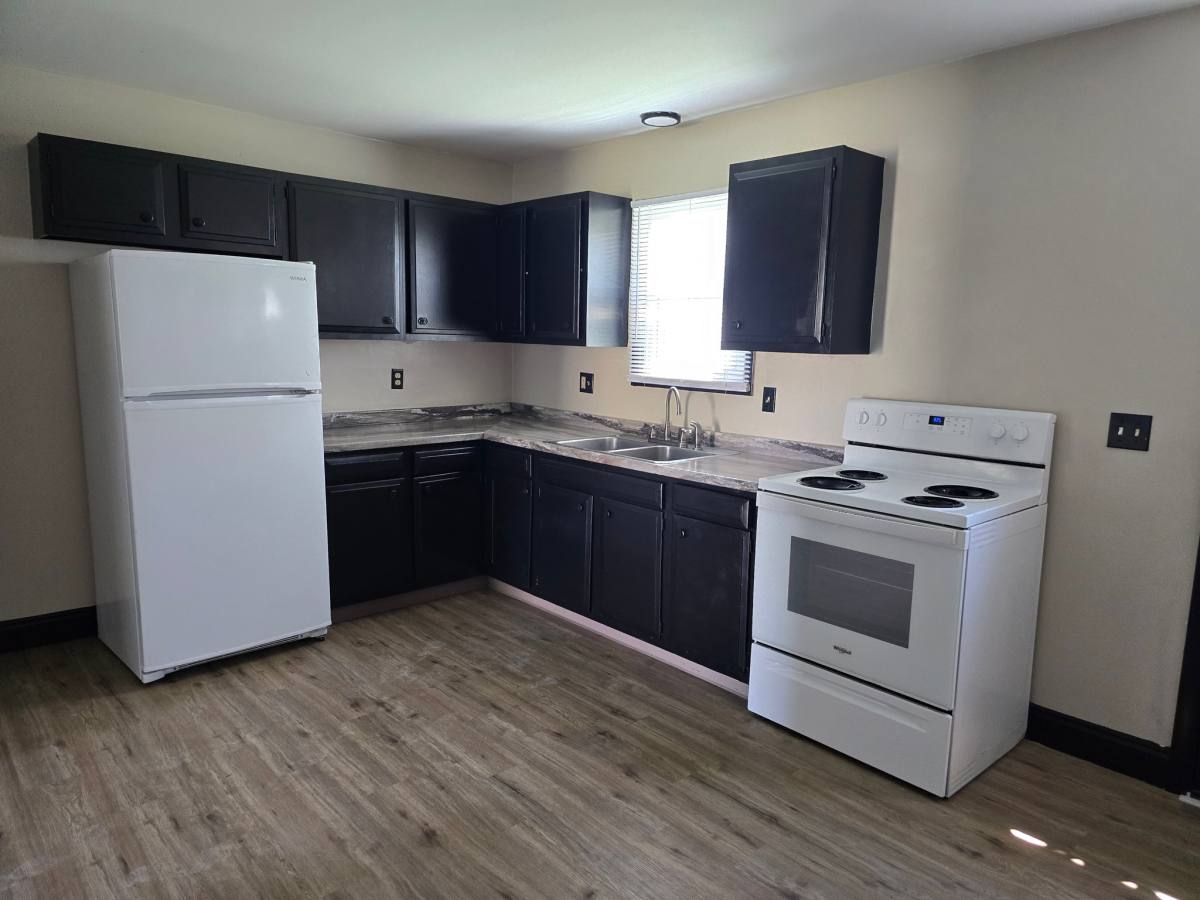 Townhouse for rent at 1403E 38th St, Erie, PA 16504