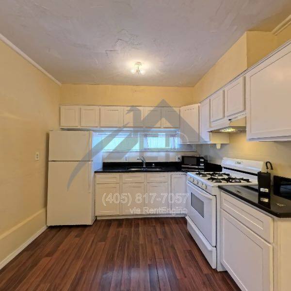 Apartment for rent at 2300 Carlton Way, Oklahoma City, OK 73120