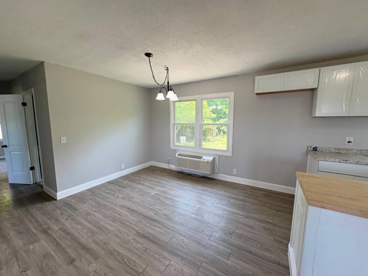House for rent at 108 W Little Acre Trailer Park Rd, Glasgow, KY 42141
