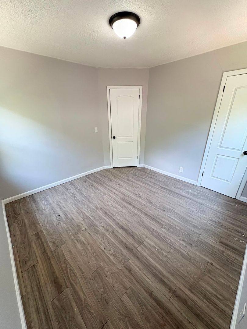 House for rent at 108 W Little Acre Trailer Park Rd, Glasgow, KY 42141