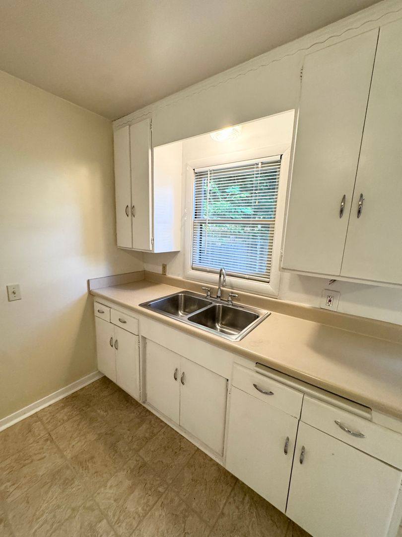 Apartment for rent at 461 Walnut St, West Sacramento, CA 95691