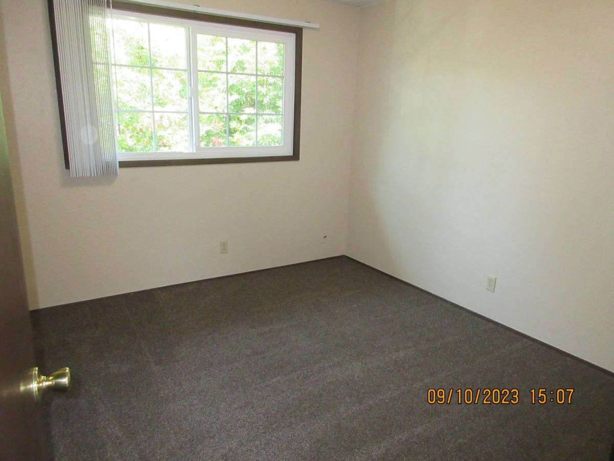 House for rent at 1172 12th St NE, Salem, OR 97303