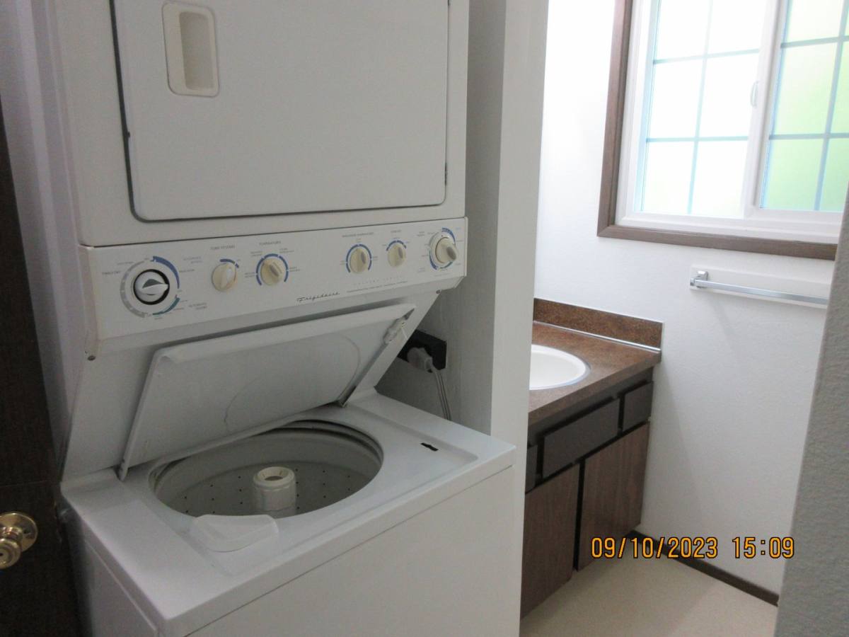 House for rent at 1172 12th St NE, Salem, OR 97303