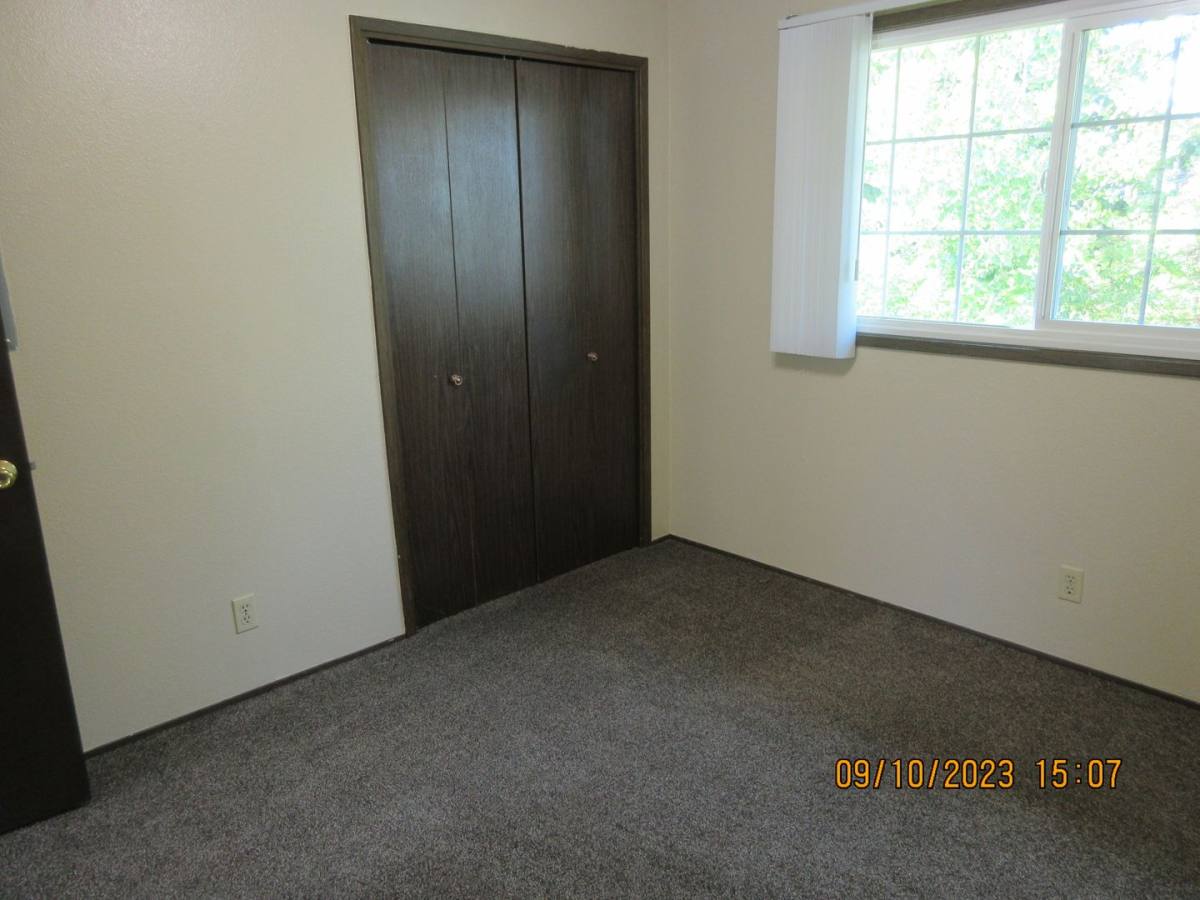 House for rent at 1172 12th St NE, Salem, OR 97303