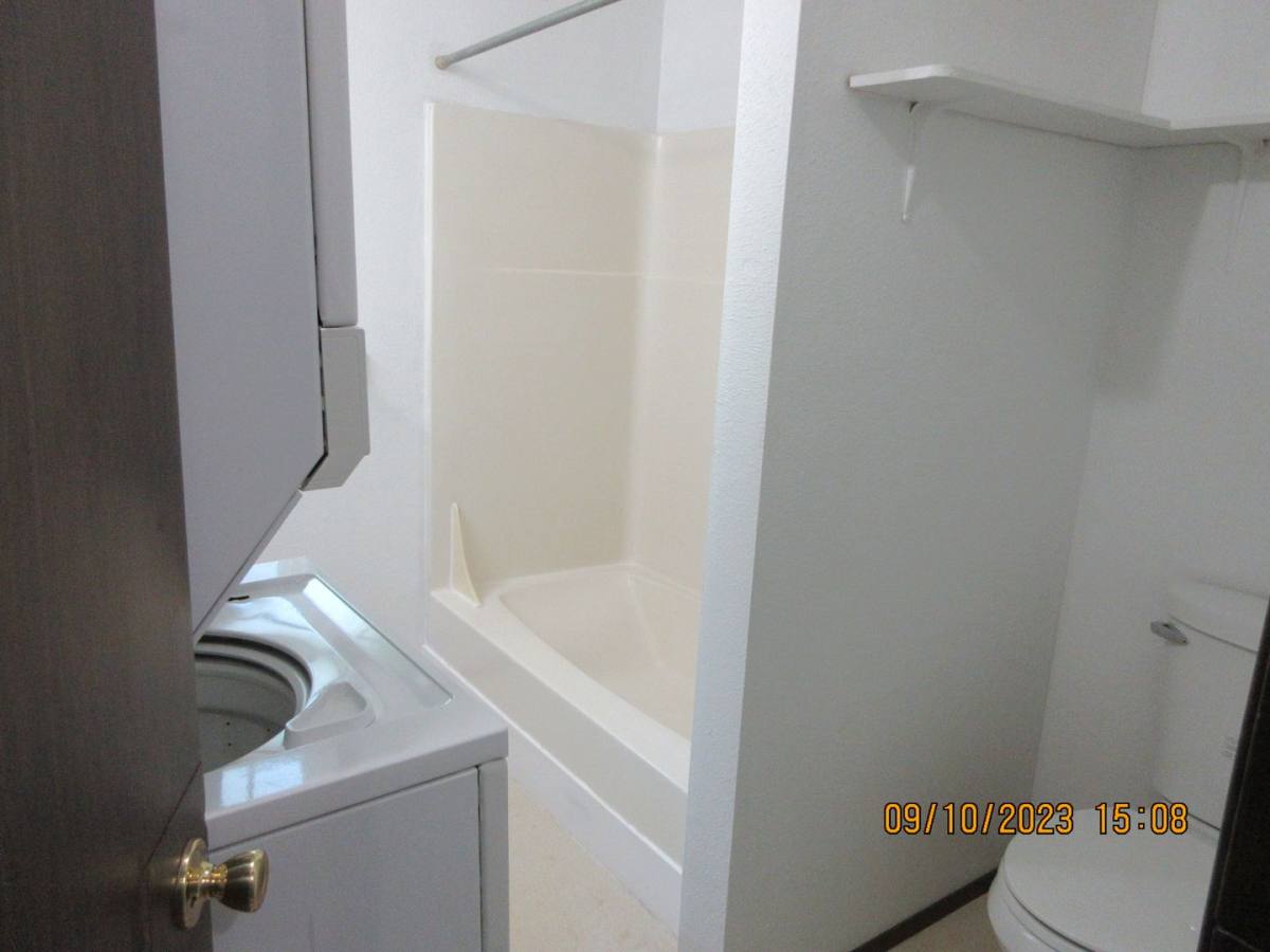 House for rent at 1172 12th St NE, Salem, OR 97303