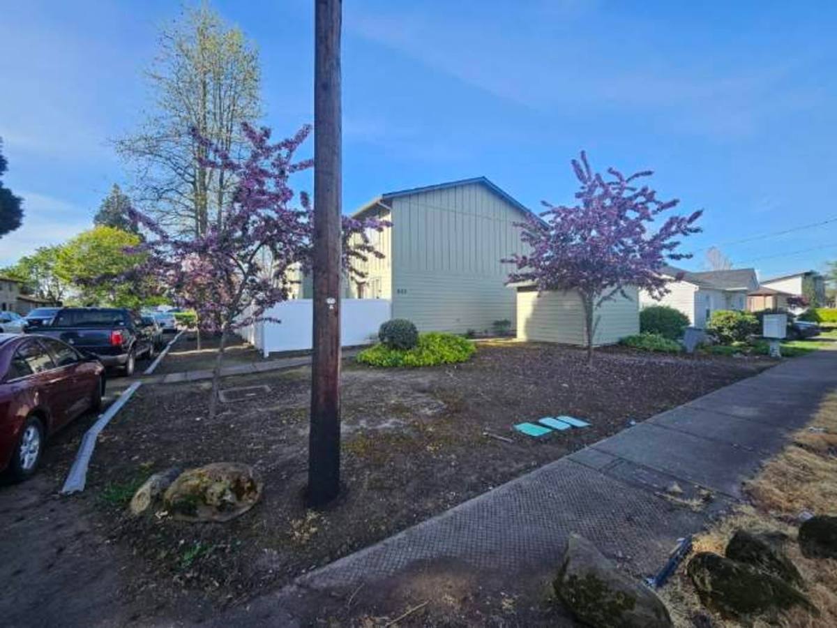 Apartment for rent at 855-875 Concord St NE, Salem, OR 97301