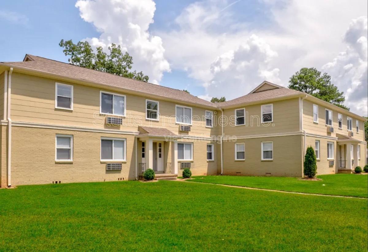 Apartment for rent at 1246 Graham Ave #26, Florence, AL 35630