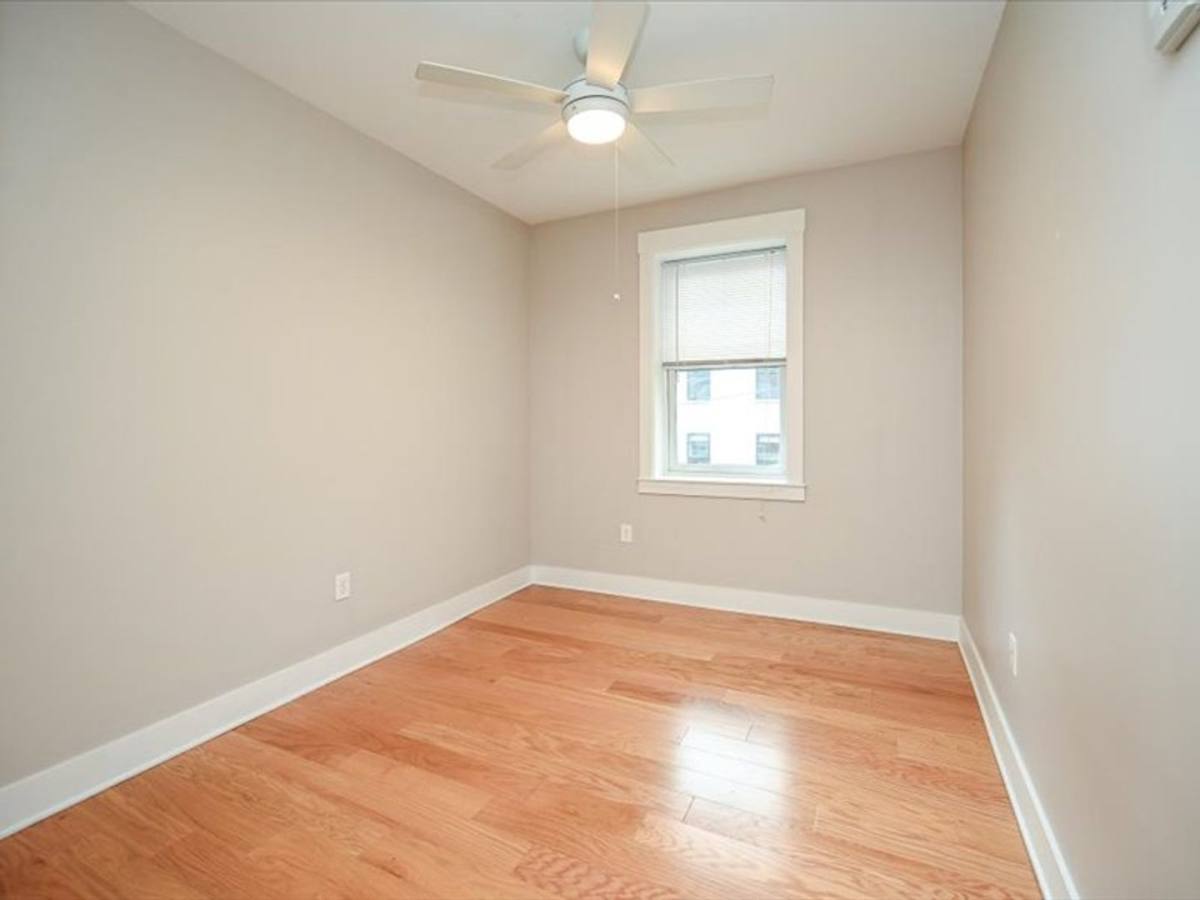 Apartment for rent at 515 E 12th St #4, Cincinnati, OH 45202