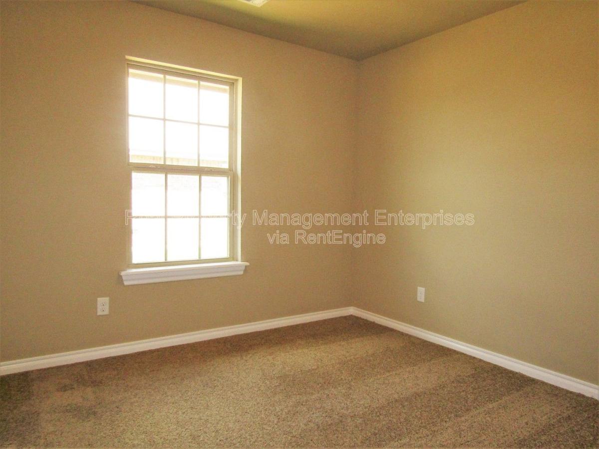 House for rent at 2924 NW 181st St, Edmond, OK 73012