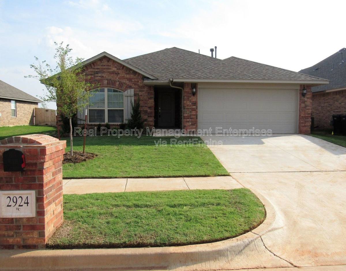 House for rent at 2924 NW 181st St, Edmond, OK 73012
