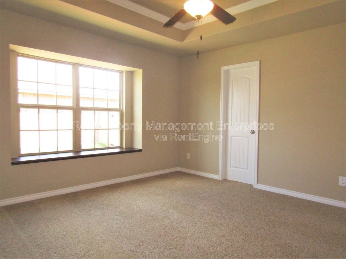 House for rent at 2924 NW 181st St, Edmond, OK 73012