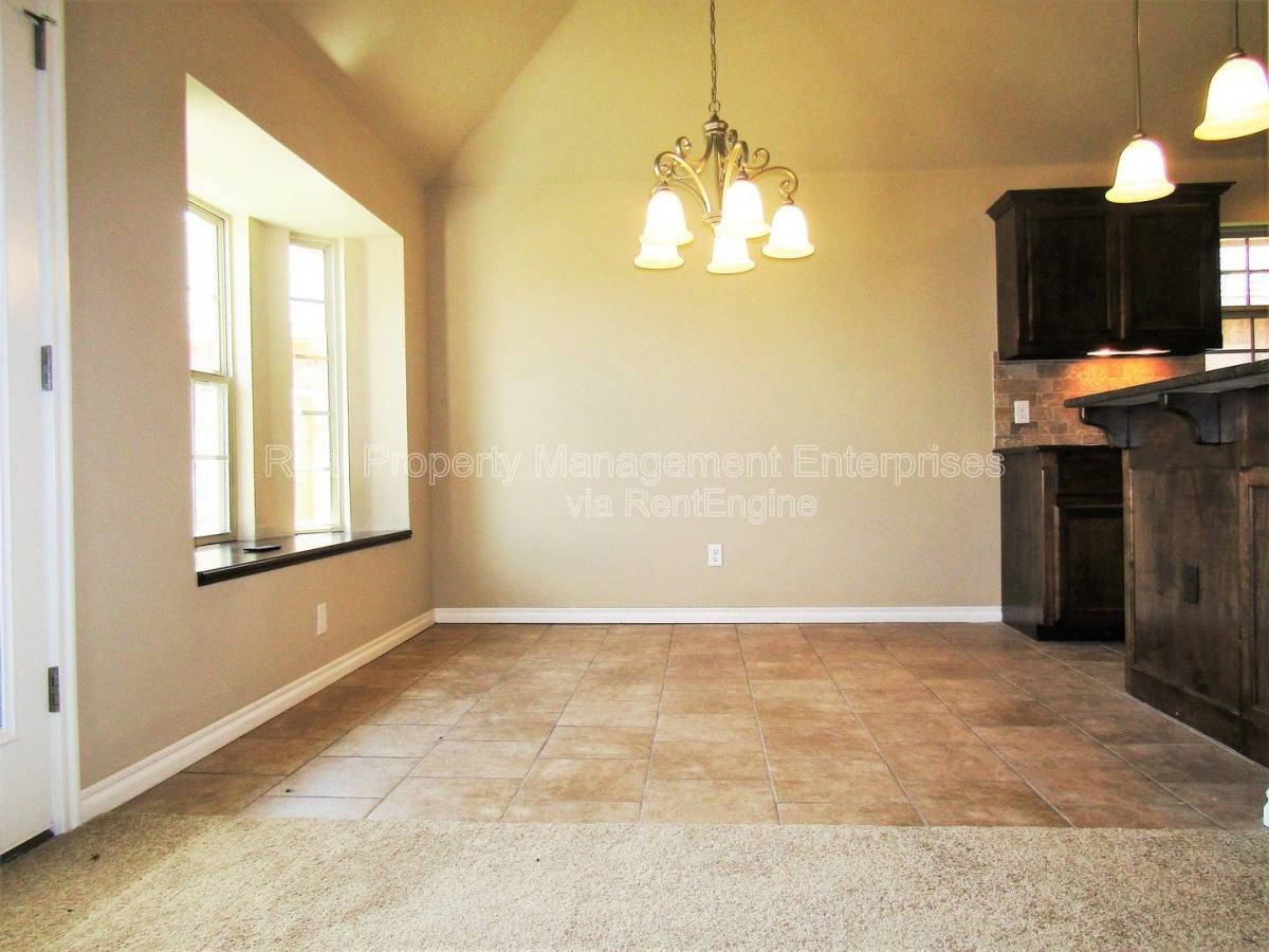 House for rent at 2924 NW 181st St, Edmond, OK 73012