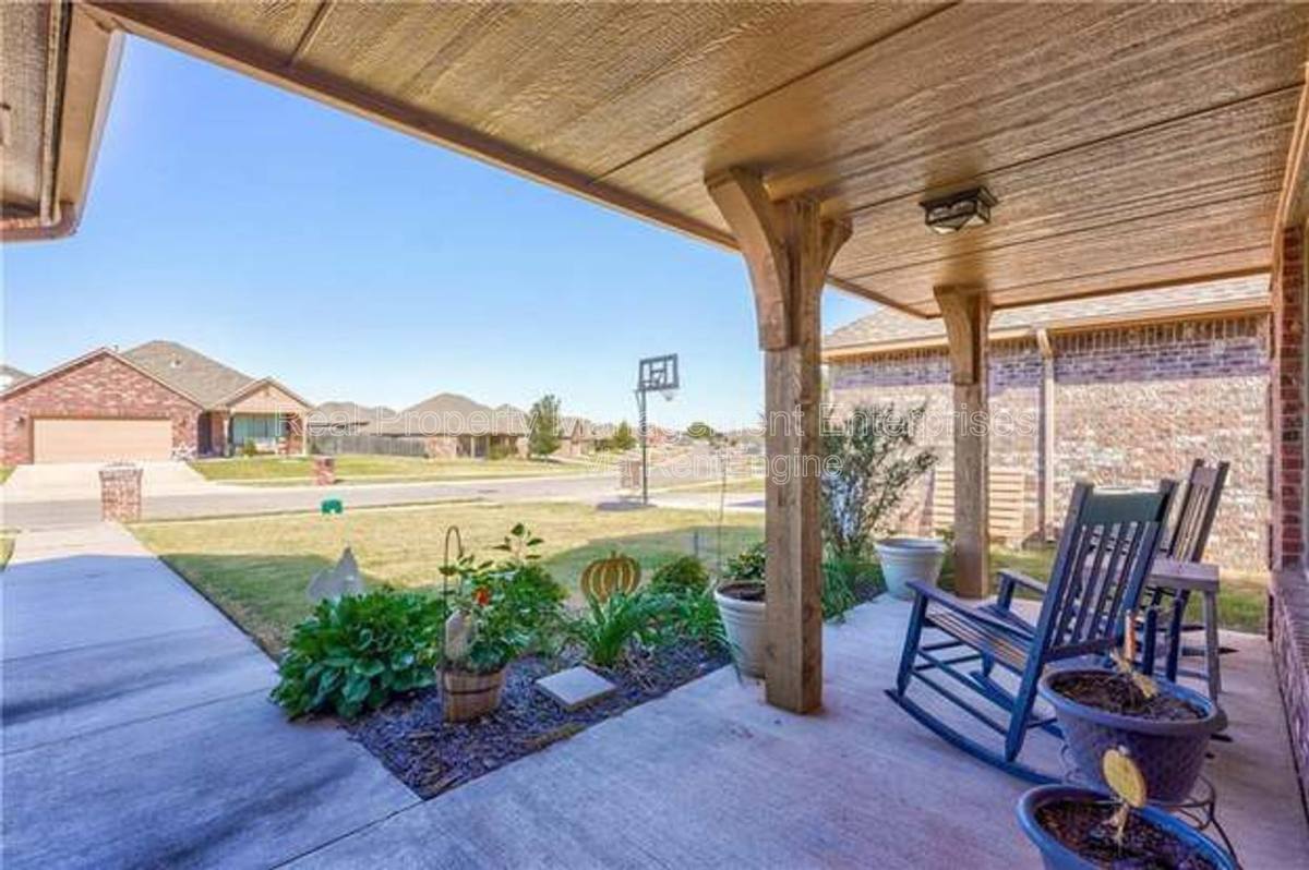 House for rent at 20618 Frontier Place, Harrah, OK 73045