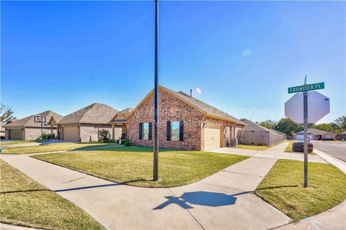 House for rent at 20618 Frontier Place, Harrah, OK 73045