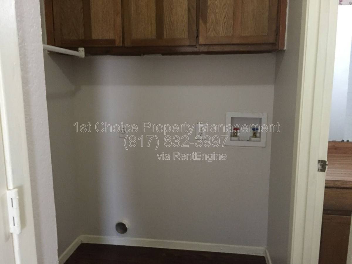 Apartment for rent at 7704 Jennifer Lane, North Richland Hills, TX 76182