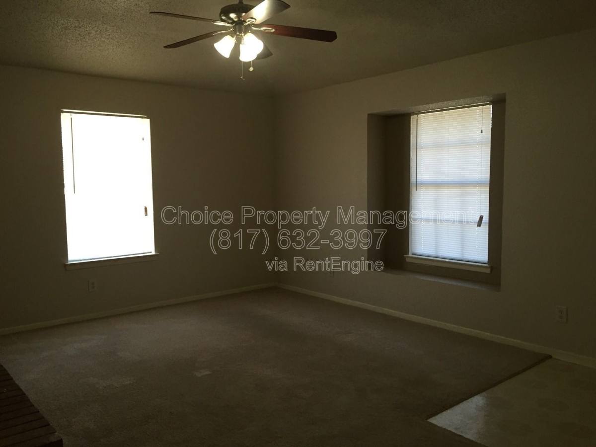 Apartment for rent at 7704 Jennifer Lane, North Richland Hills, TX 76182