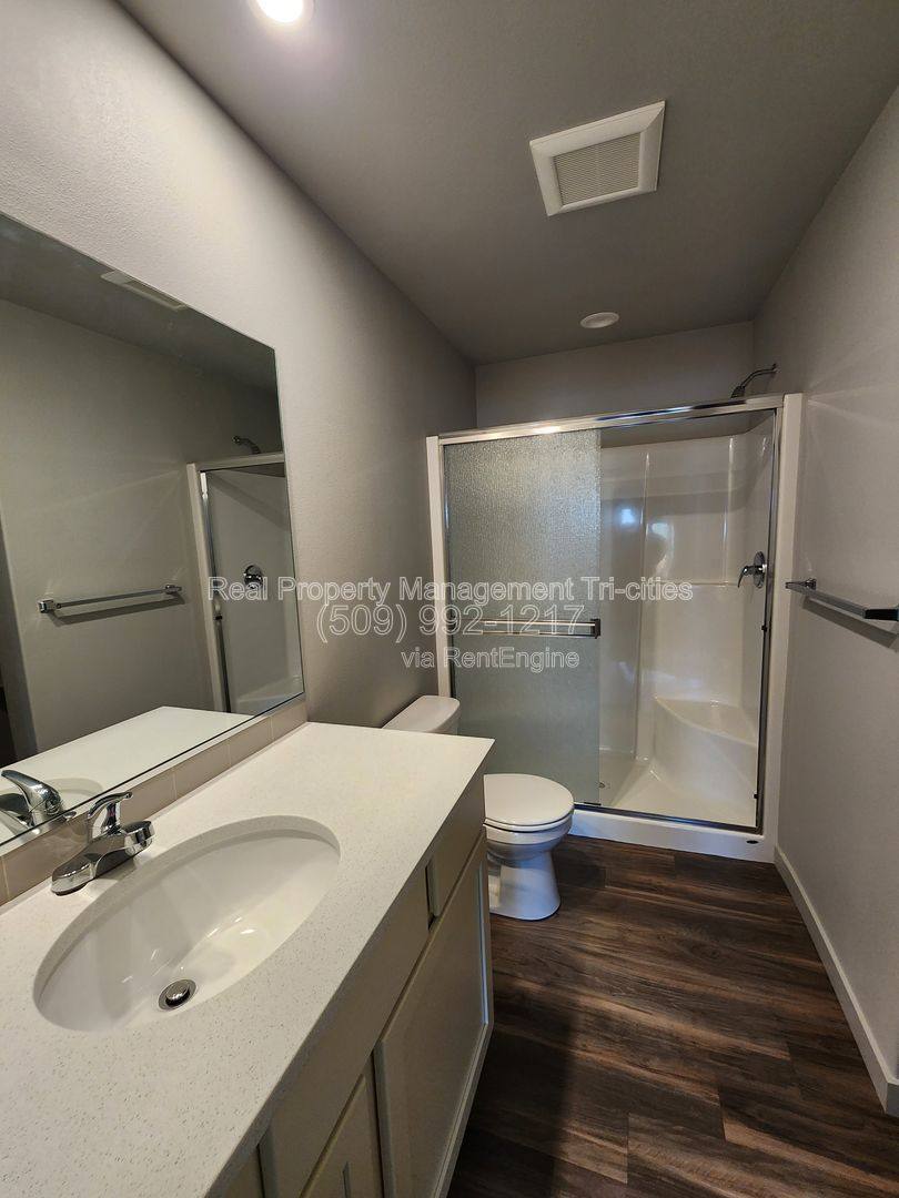 Apartment for rent at 406 Dawson Lane, Pasco, WA 99301