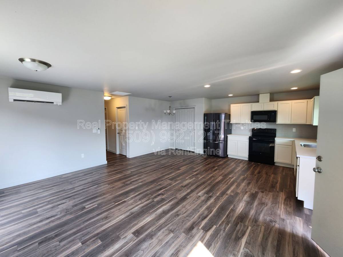 Apartment for rent at 406 Dawson Lane, Pasco, WA 99301