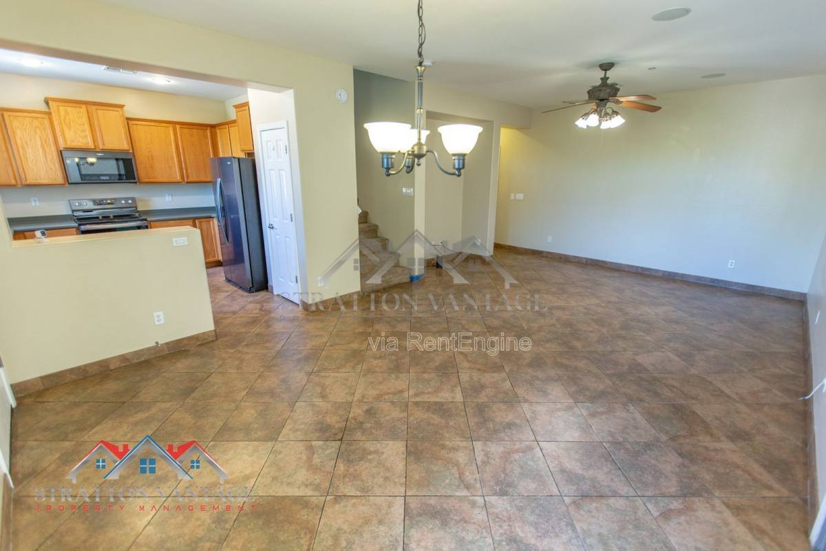 House for rent at 9136 W Meadow Dr, Peoria, AZ 85382