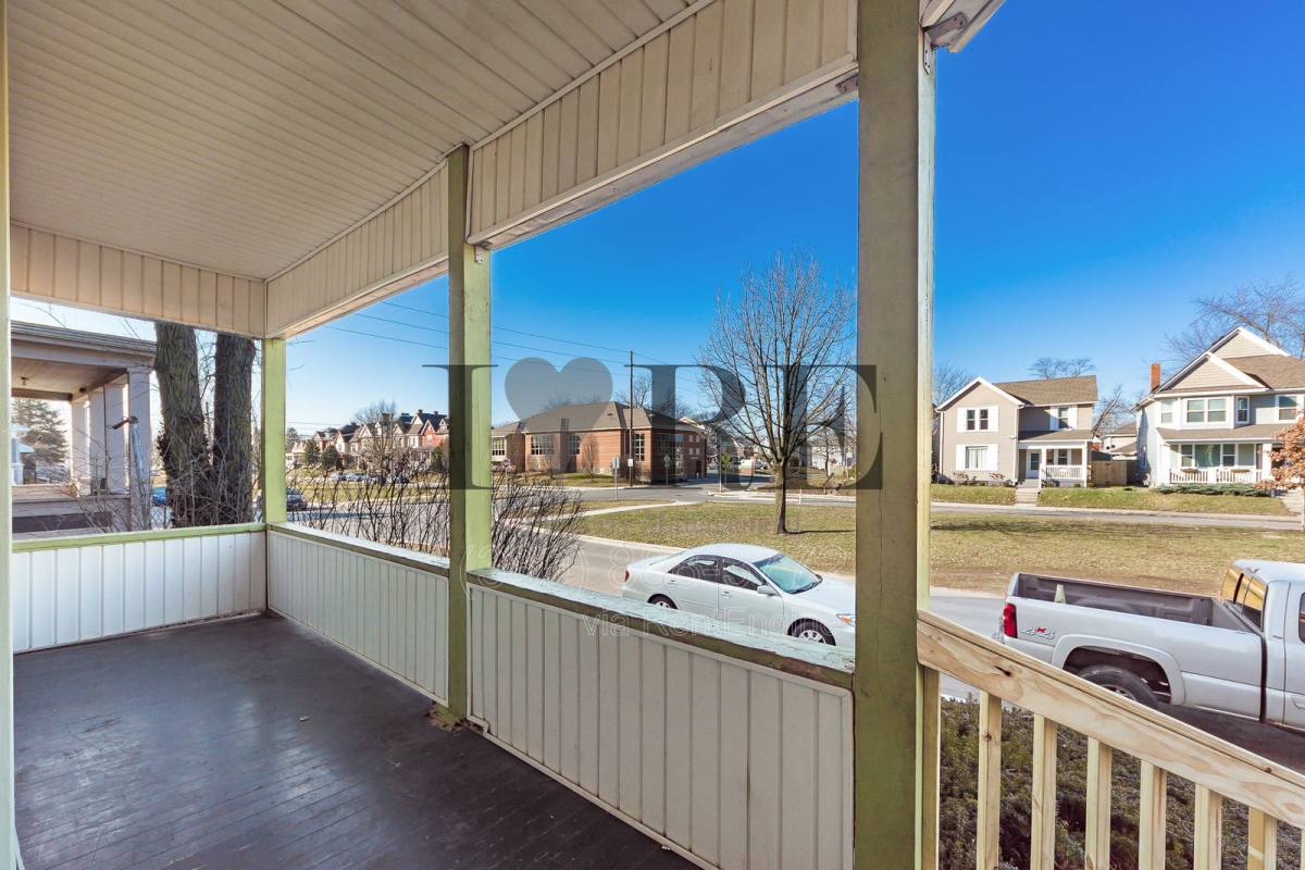 Apartment for rent at 158 Dakota Ave, Columbus, OH 43222