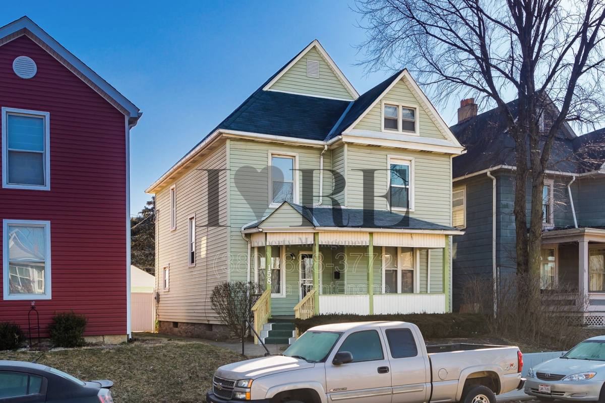 Apartment for rent at 158 Dakota Ave, Columbus, OH 43222