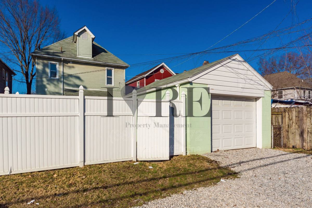 Apartment for rent at 158 Dakota Ave, Columbus, OH 43222