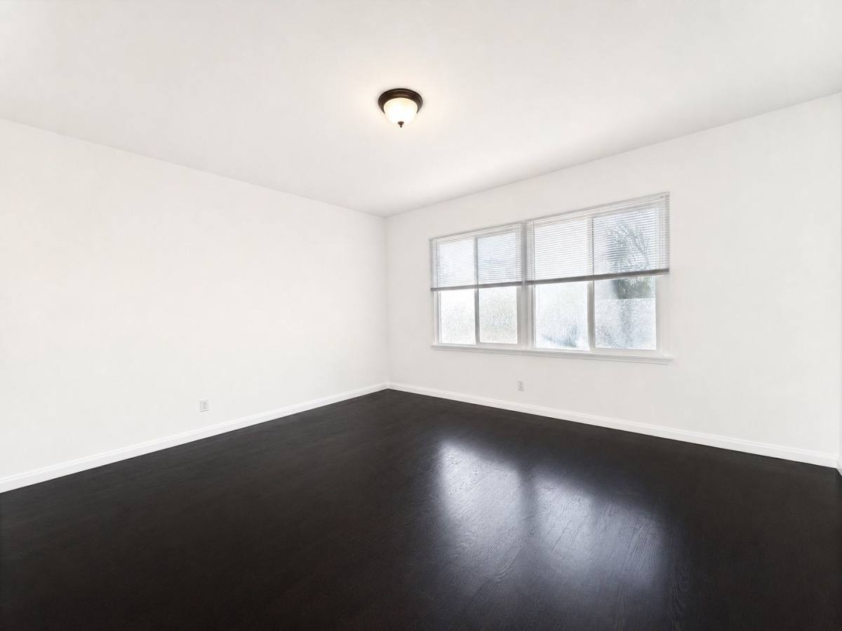 Townhouse for rent at 2106B Delaware Ave, Santa Monica, CA 90404