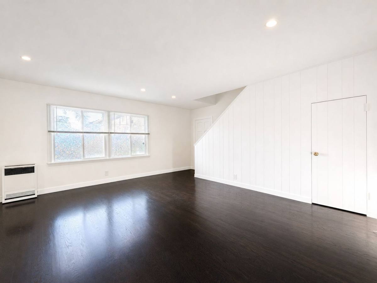 Townhouse for rent at 2106B Delaware Ave, Santa Monica, CA 90404