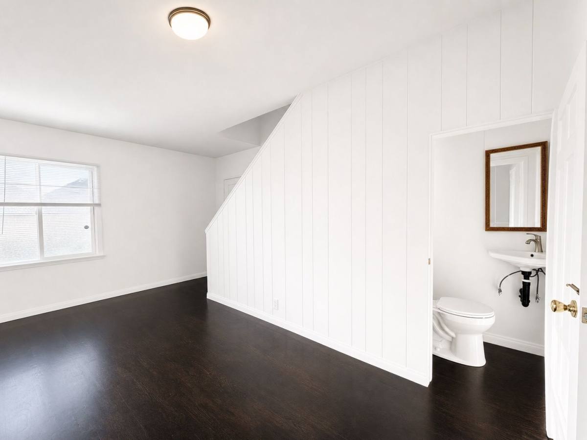 Townhouse for rent at 2106B Delaware Ave, Santa Monica, CA 90404